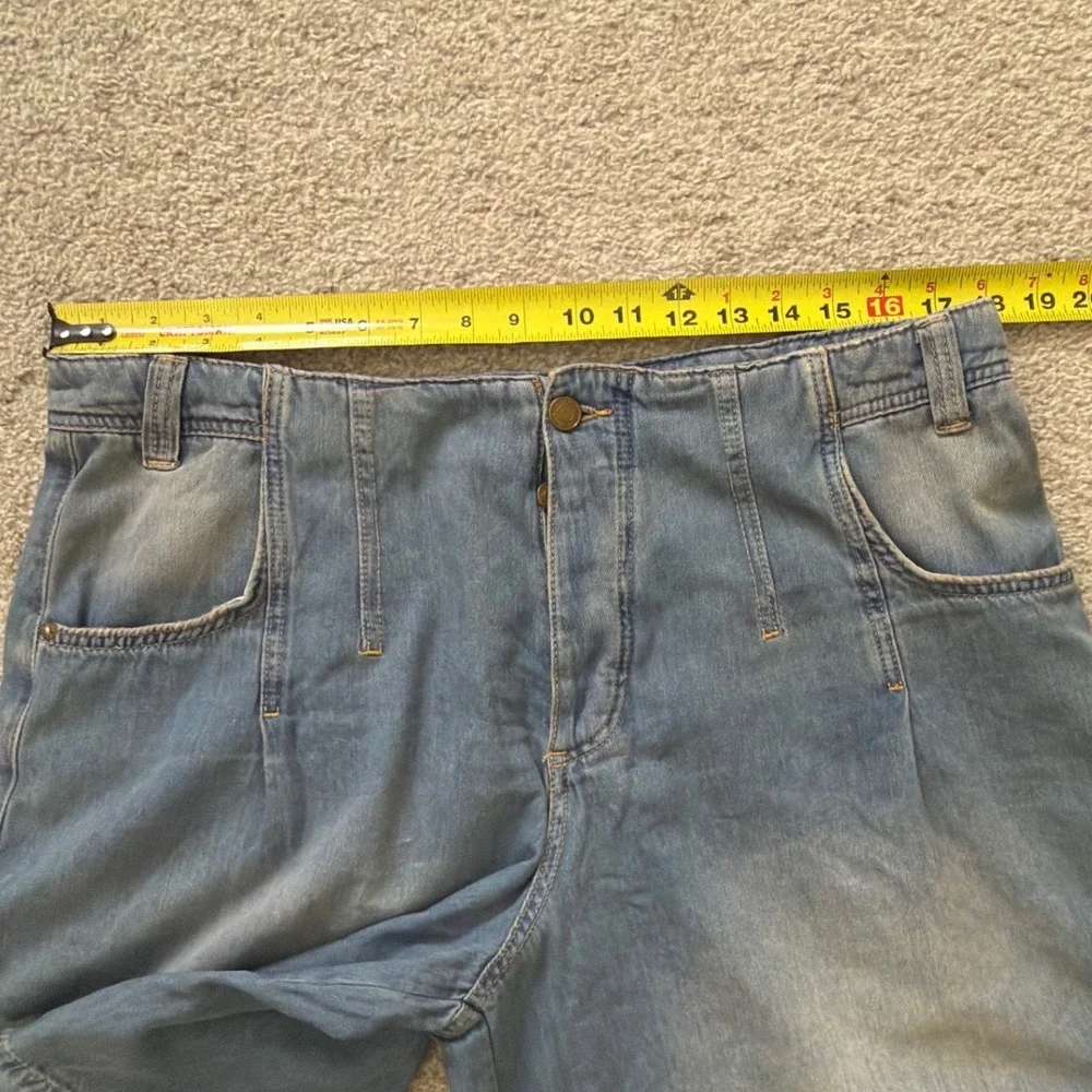 We The Free Free People Blue Denim Wide Leg Pleated Button Fly Shorts Size 32